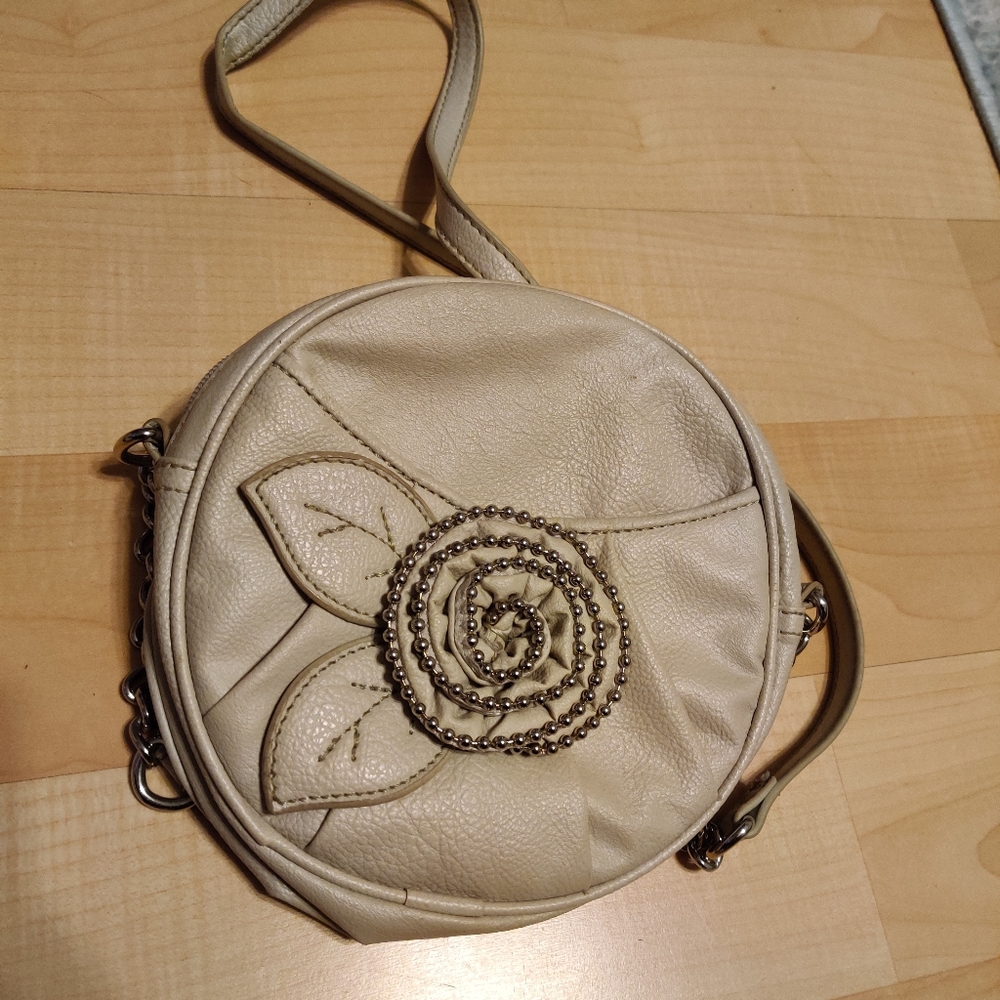 Nine West crossbody purse circle flower